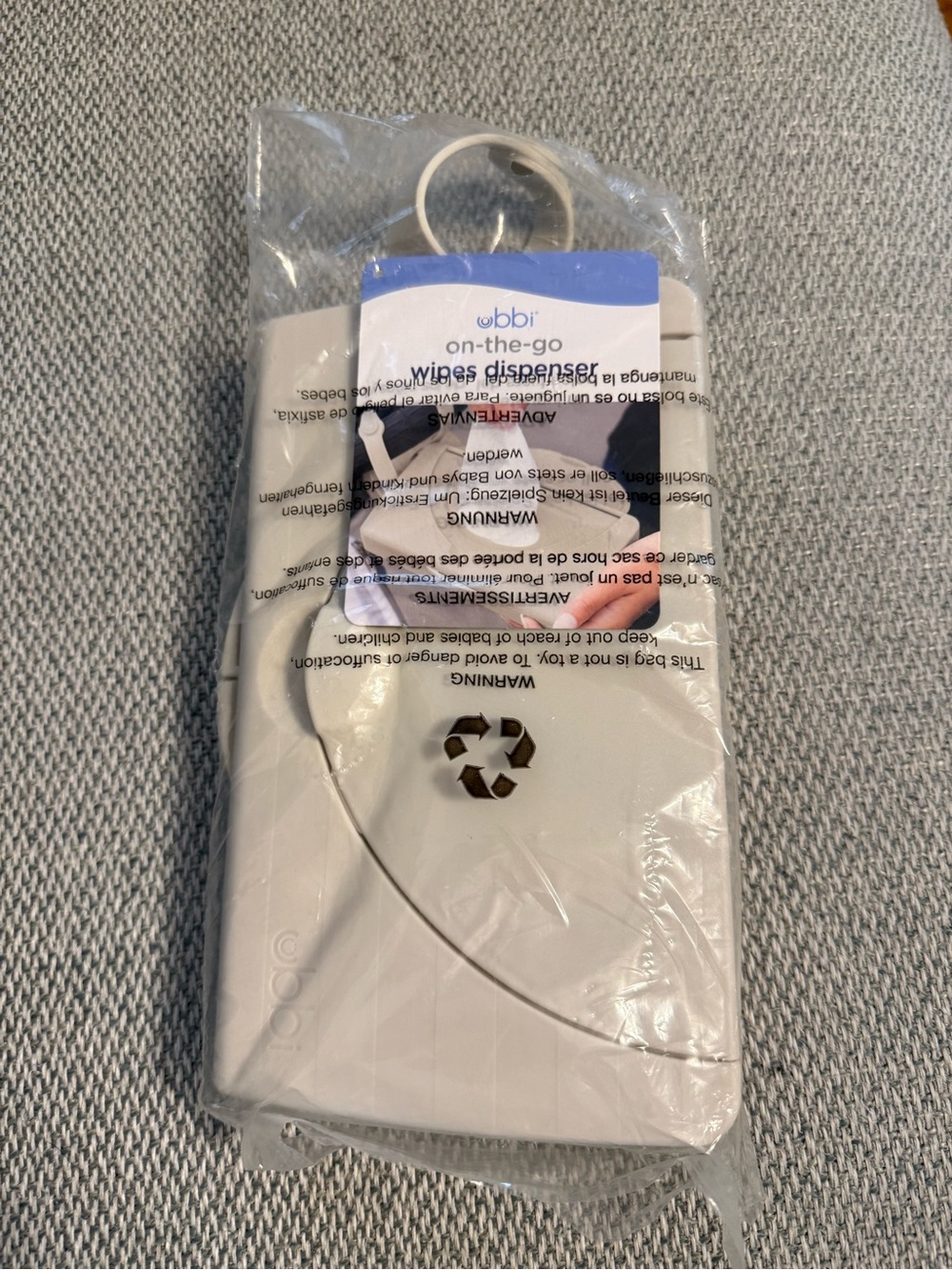 Ubbi On-the-Go Wipes Dispenser